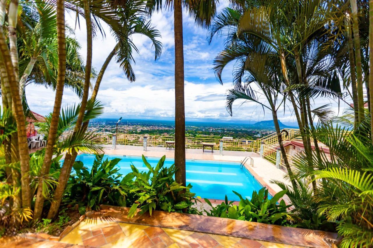 Sky Plus Hotel & Resort Ho Экстерьер фото